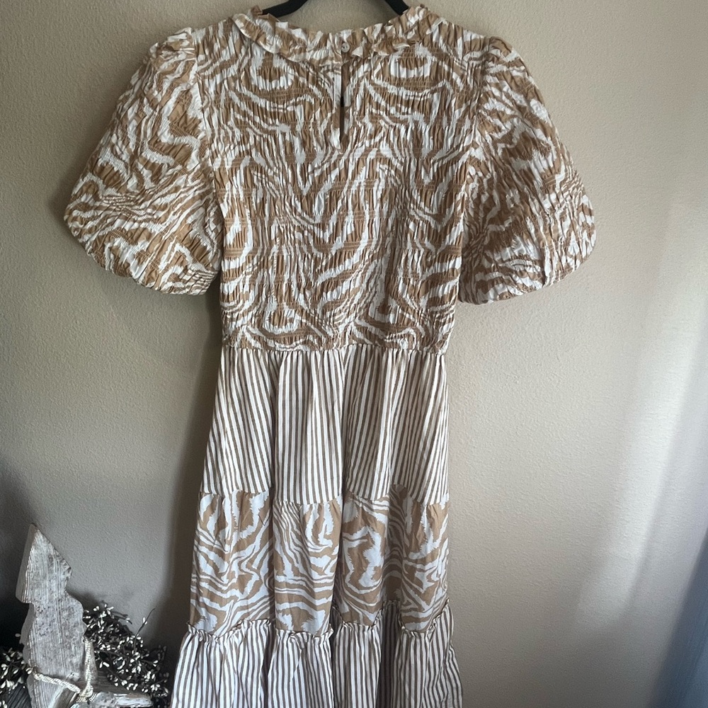 Cream Ruffled Tiered Midi Dress with Puff Sleeves - Picture 6 of 6